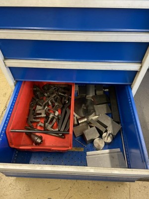 1 Metallwerkzeugschrank Garant, 7-zugig